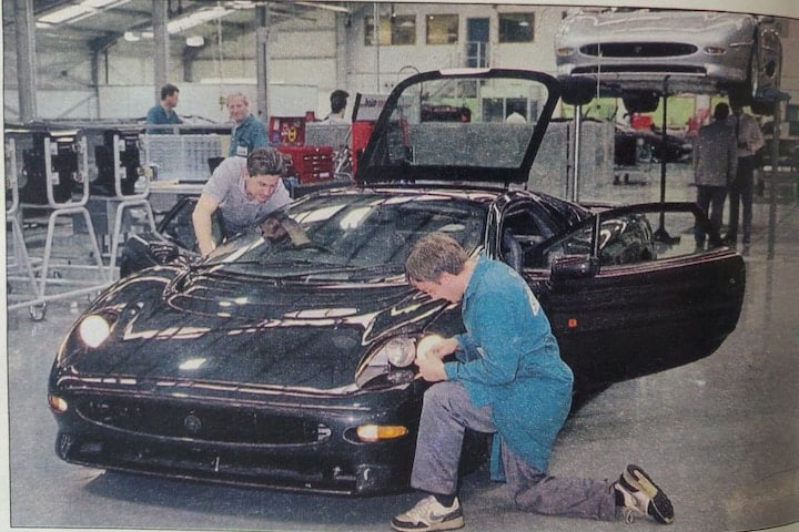Jaguar XJ220
