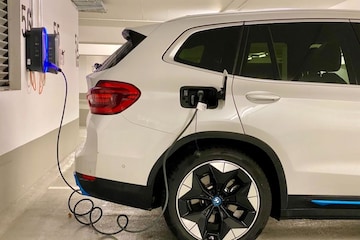 Wallbox parkeergarage BMW X5 Foto Eren Goldman