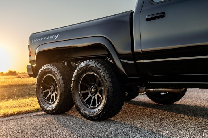 Hennessey Mammoth 1000 6x6 TRX