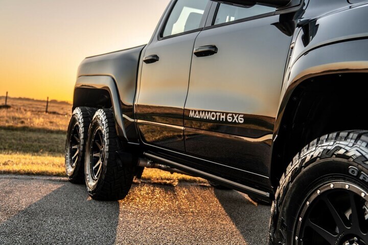 Hennessey Mammoth 1000 6x6 TRX