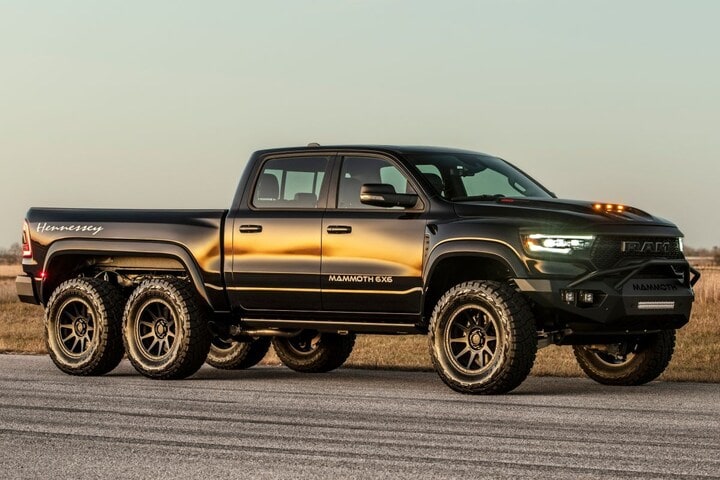 Hennessey Mammoth 1000 6x6 TRX