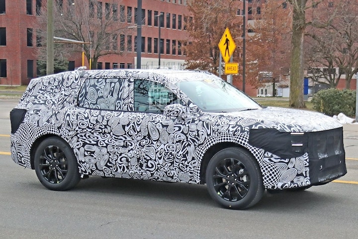 Spsyhots Ford SUV 