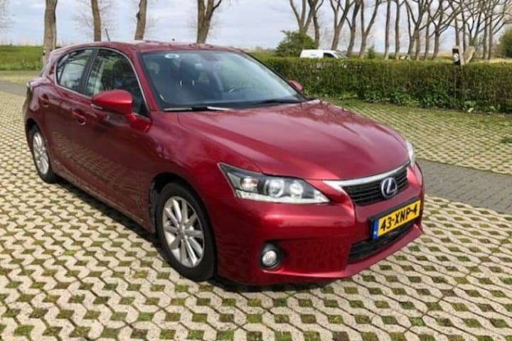 Lexus CT200h rood hatchback