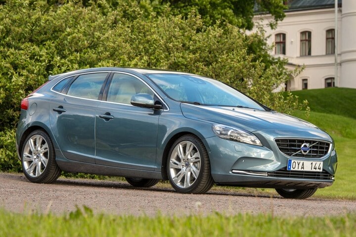 Volvo V40 Facelift Friday