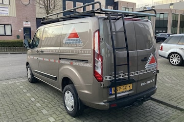 Bestelauto Ford Transit bouw dakrek ladder achter