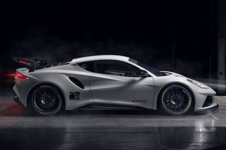 Lotus Emira GT4