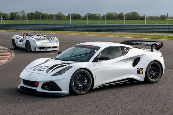 Lotus Emira GT4