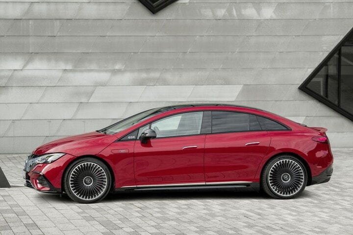 Mercedes-Benz EQE 43 AMG
