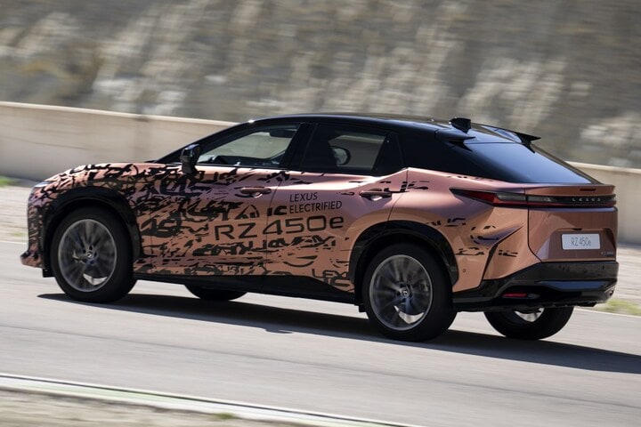 Lexus RZ 450e