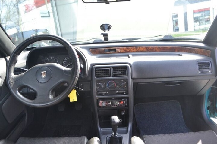 Rover 200 coupe