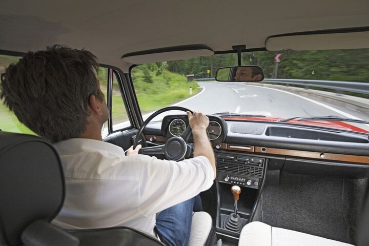 BMW 2000