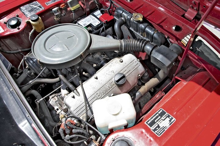 BMW 2000