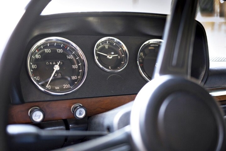 BMW 2000