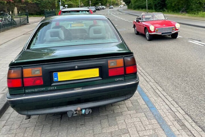 In het Wild Opel Senator Honda S600