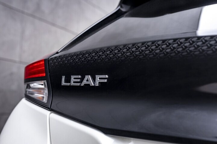 Nissan Leaf10 is aangekleed feestvarken