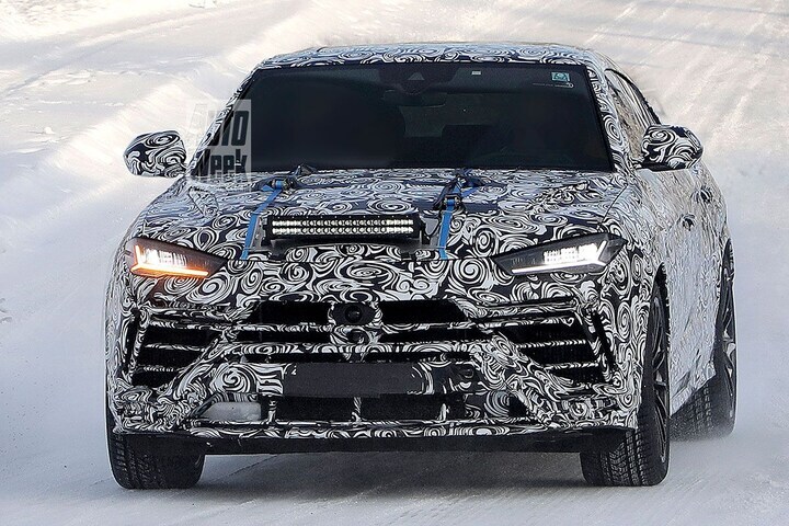 Lamborghini Urus 'Evo' betrapt
