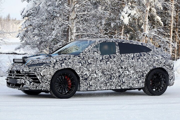 Lamborghini Urus 'Evo' betrapt
