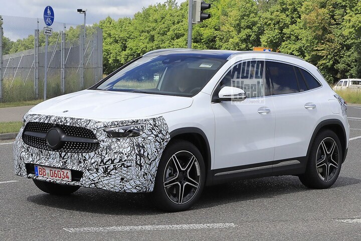 Spyshots Mercedes-Benz GLA