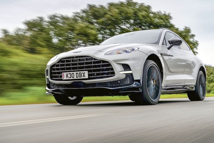 Aston Martin DBX 707