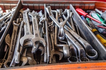 Gereedschap handgereedschap via Unsplash Alexander Schimmeck