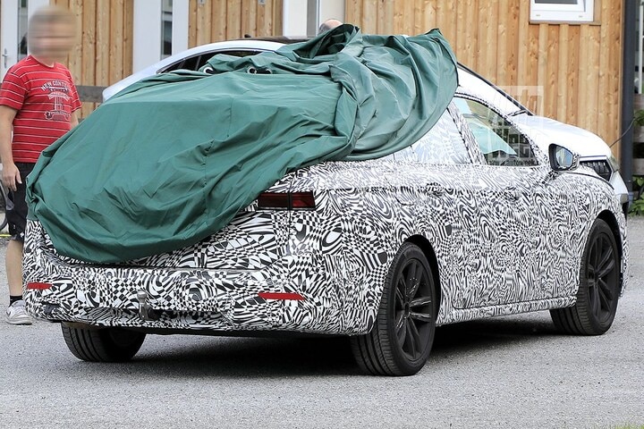 Spyshots Skoda Superb