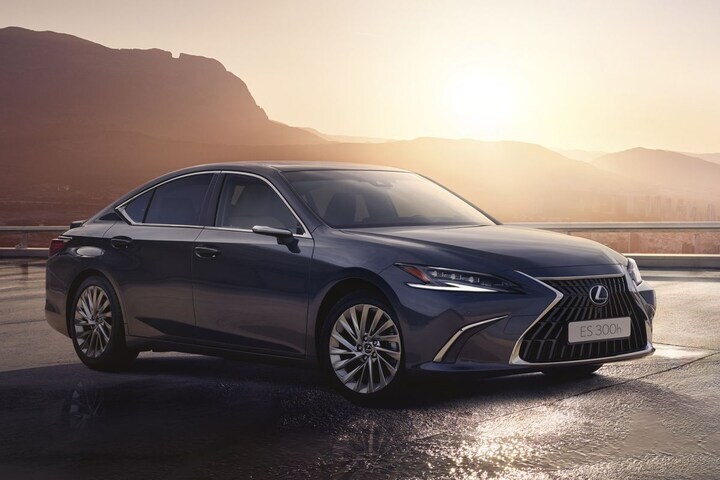 Lexus ES