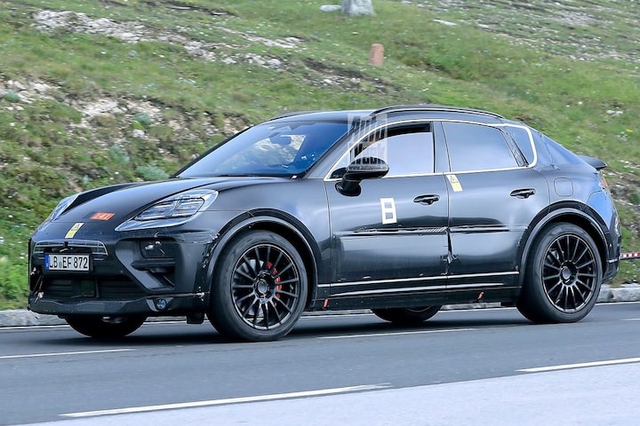 Spyshots Porsche Macan EV