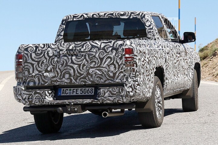 Spyshots Mitsubishi L200