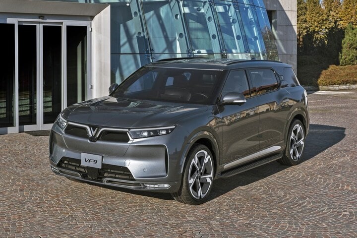 VinFast VF 9 advertorial (ON54564)