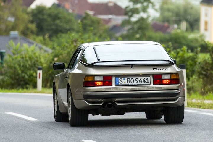 Porsche 944
