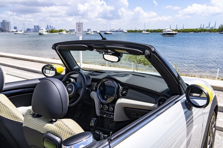 MINI Electric Cabrio