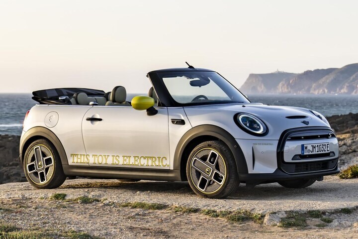 MINI Electric Cabrio