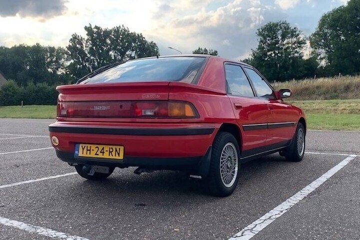 Mazda 323 F - Liefhebber Gezocht