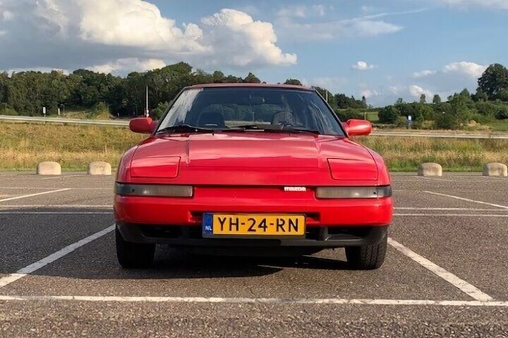 Mazda 323 F - Liefhebber Gezocht