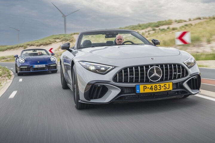 Porsche 911 Turbo S Cabriolet vs. Mercedes-AMG SL 63