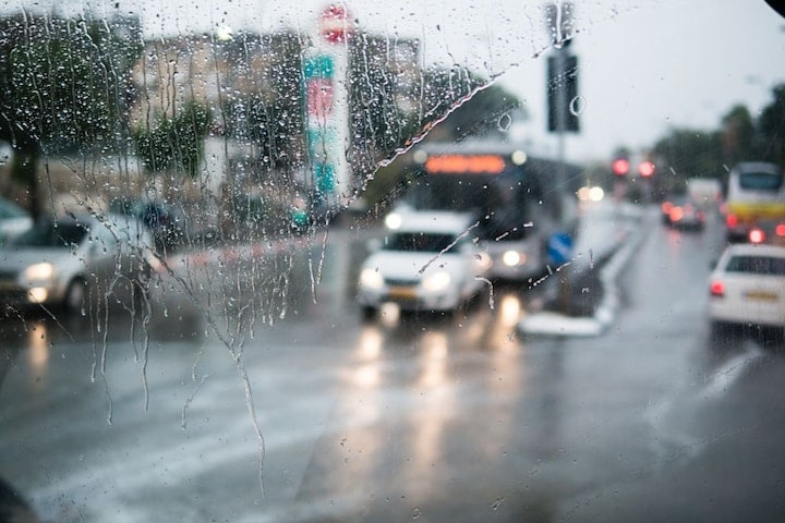 Voorruit met regen - Raimond Klavins