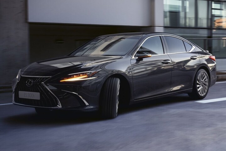 Lexus ES 300h 2022