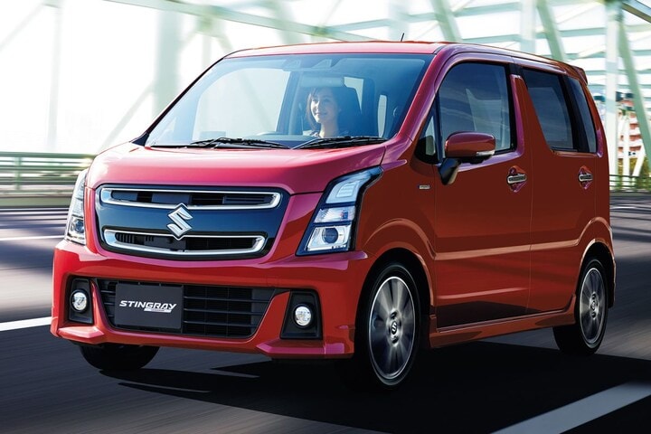 Suzuki Wagon R stingray buiten