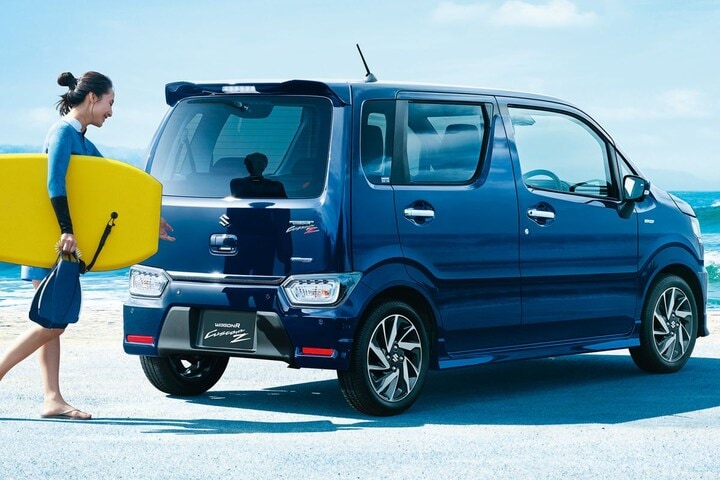 Suzuki Wagon R Custom Zbuiten