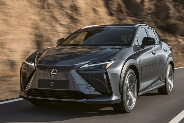 Lexus RZ