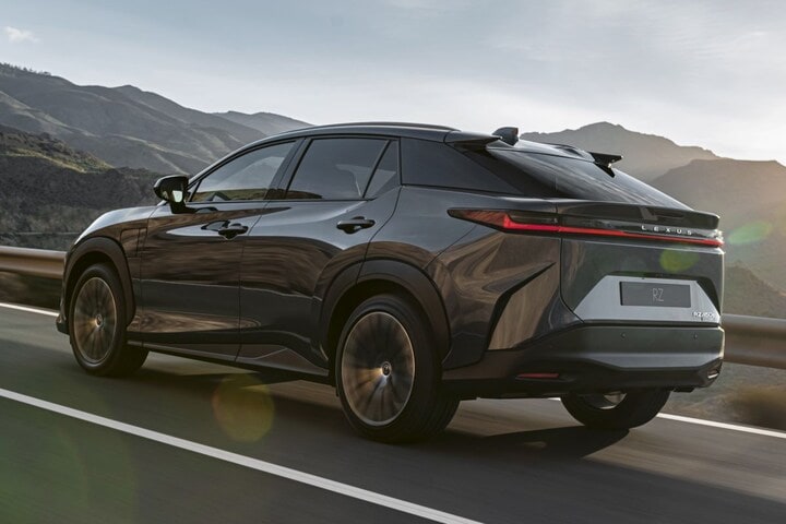Lexus RZ