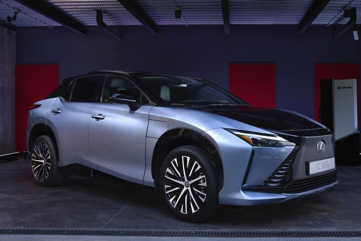 Lexus RZ