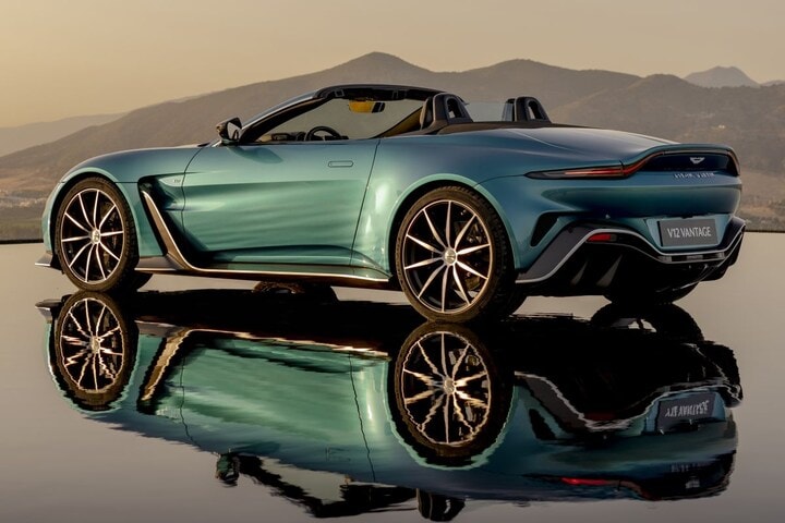 Aston Martin V12 Vantage Roadster