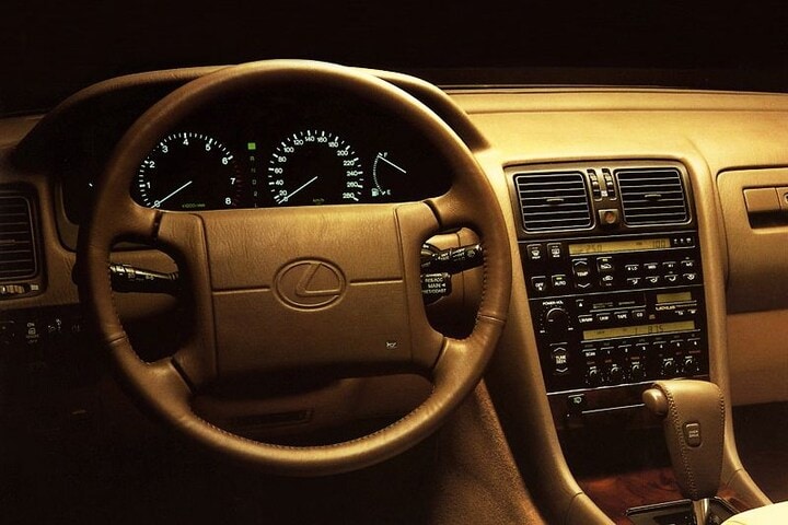 Lexus LS