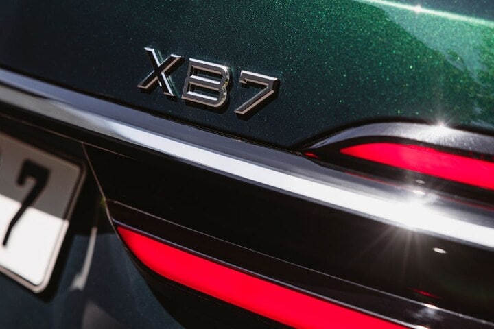 Alpina XB7