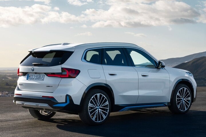 BMW iX1