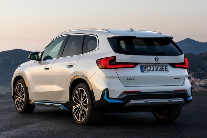 BMW iX1