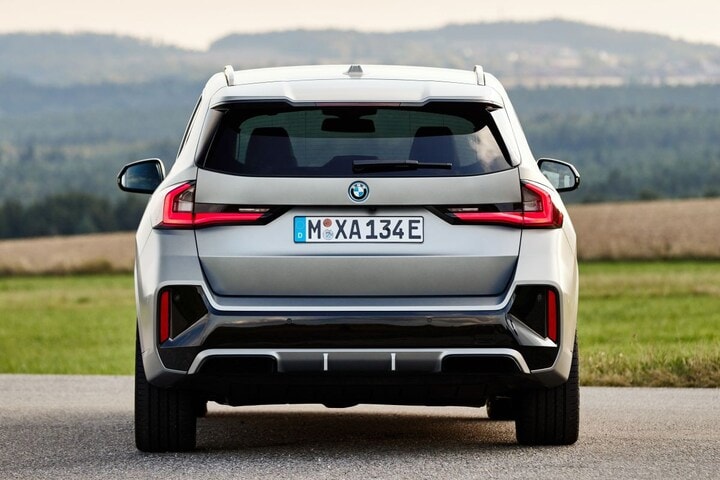 BMW iX1