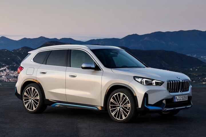 BMW iX1