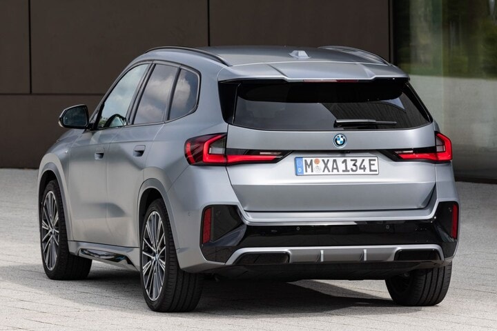 BMW iX1